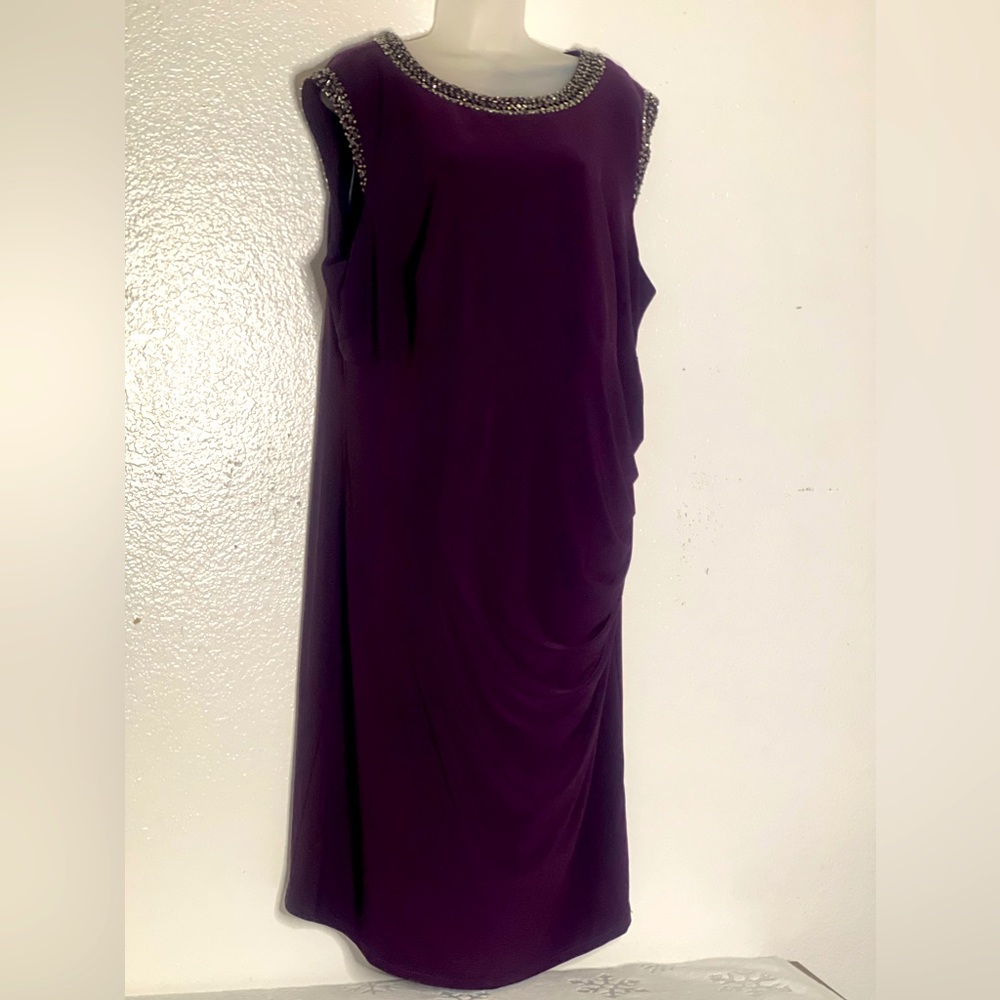 Vince Camuto Plus Size 22 Purple Ruched Midi Dress with Sequin Neckline